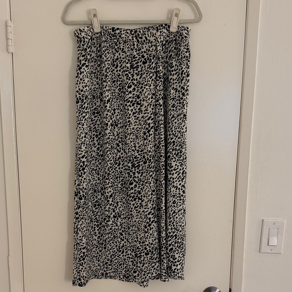 Zara Black and White Animal Print Midi Skirt (L)